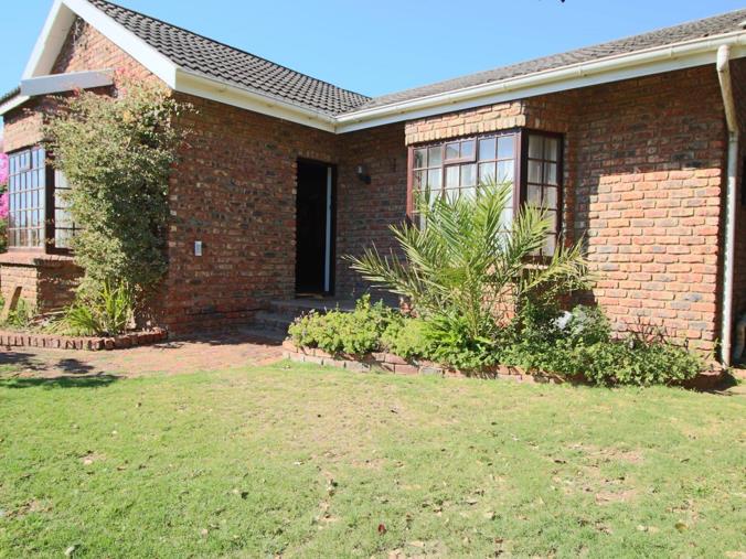 3 Bedroom House to Rent in Kenton On Sea