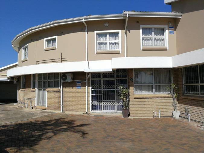 6 Bedroom House for sale in Stanger Manor