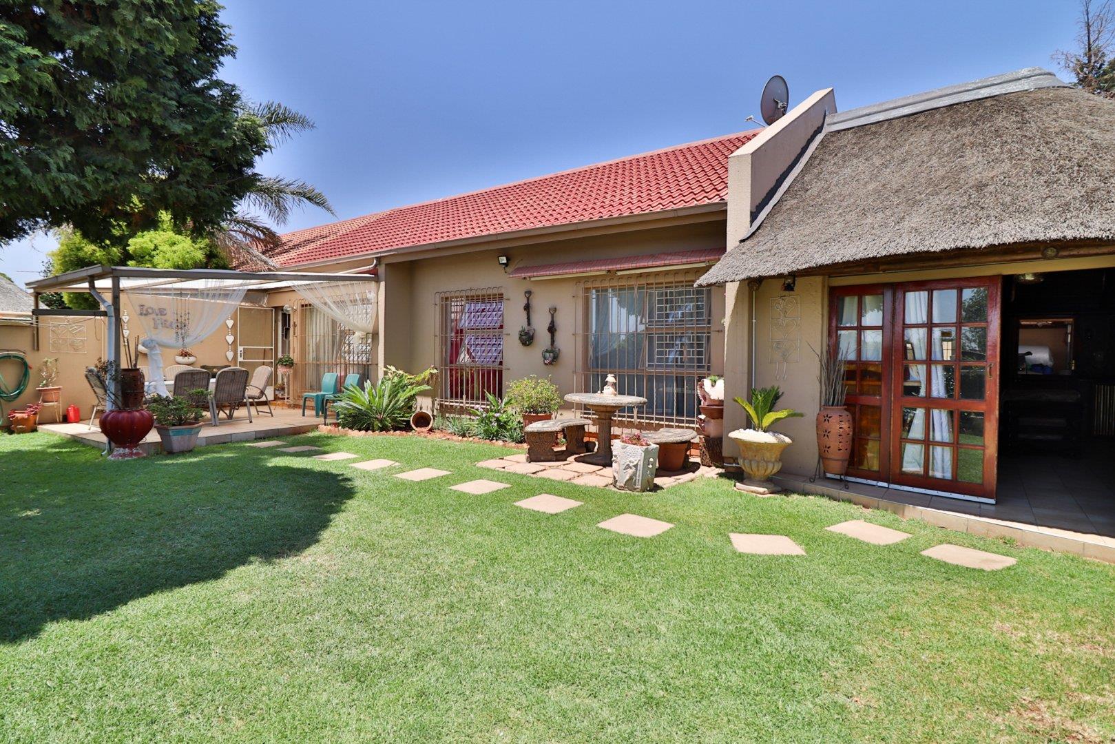 Birchleigh North Property Property and houses for sale in Birchleigh