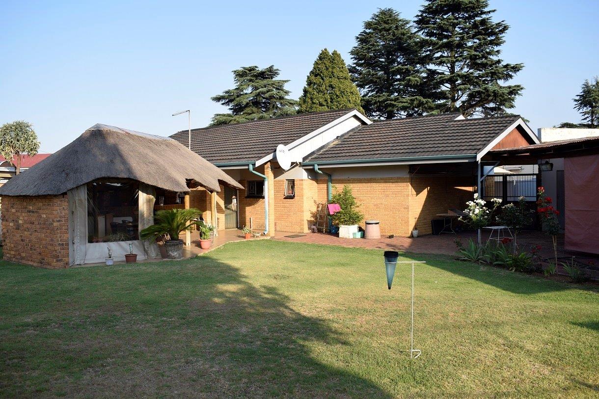 3 Bedroom House for sale in Kempton Park Ext 4 22 Kiaat Street P24