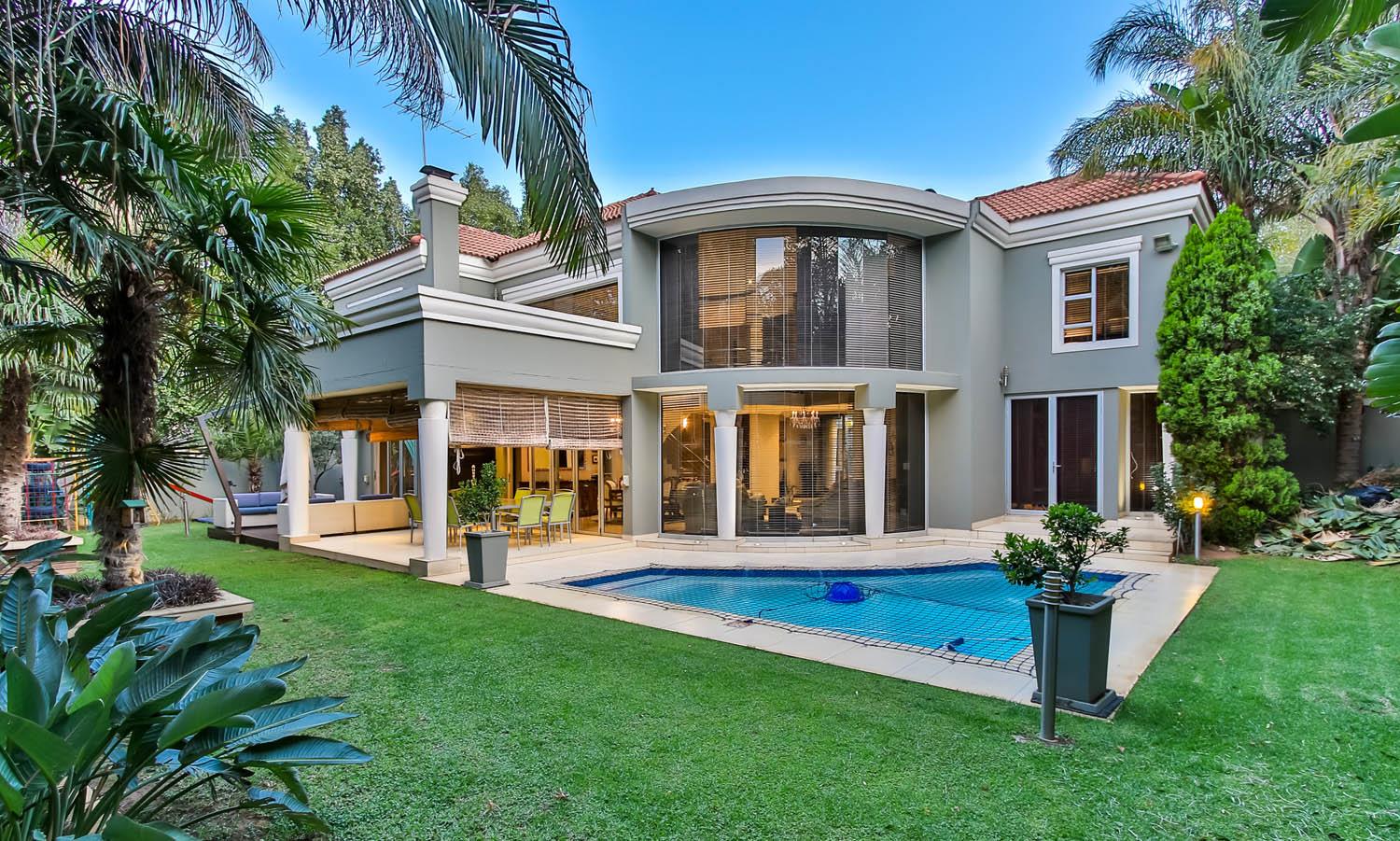 5 Bedroom House for sale in Bryanston P24112749828