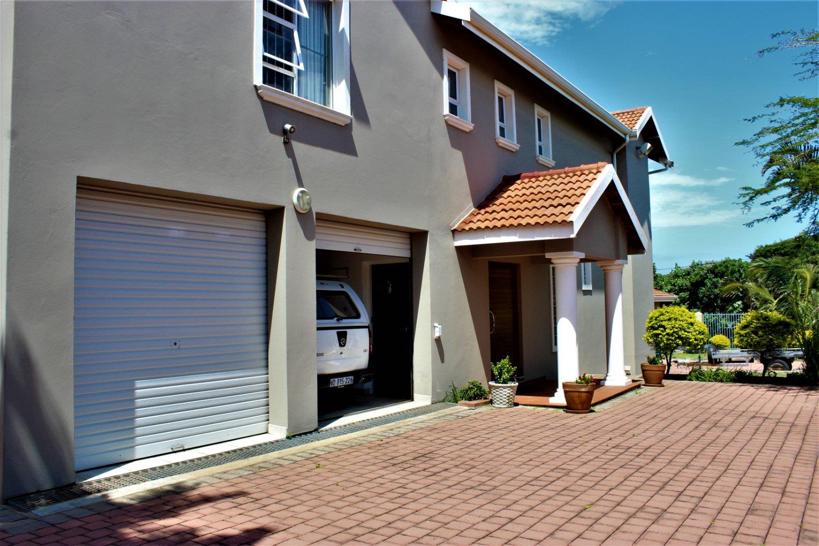 5 Bedroom House for sale in Port Edward Erf 1176 Lincoln Avenue P24