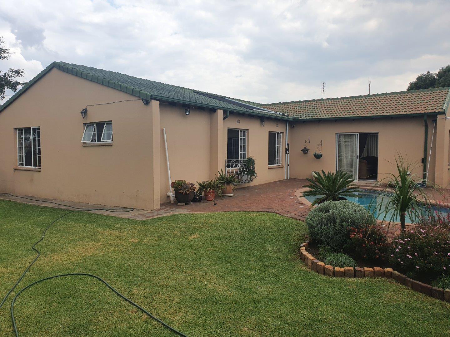 3 Bedroom House for sale in Reyno Ridge P24114067244