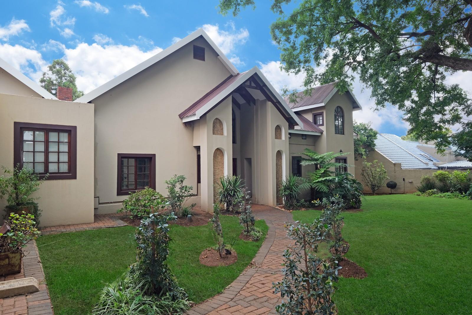 4 Bedroom House for sale in Northcliff P24108599475