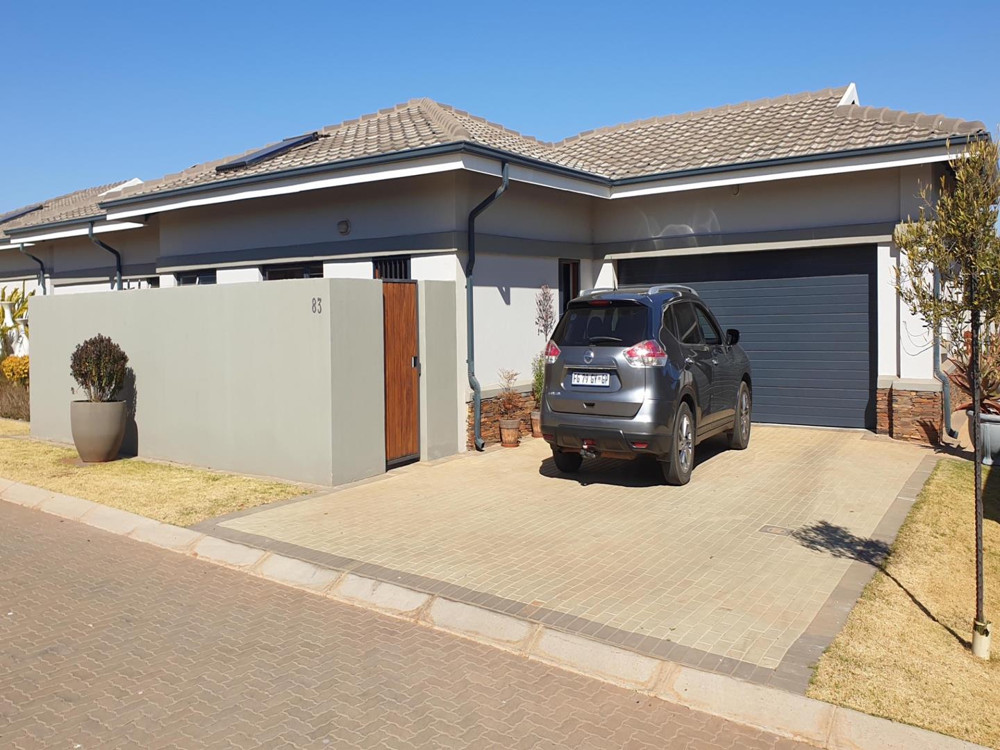 3 Bedroom House for sale in Norton Park P24108989112