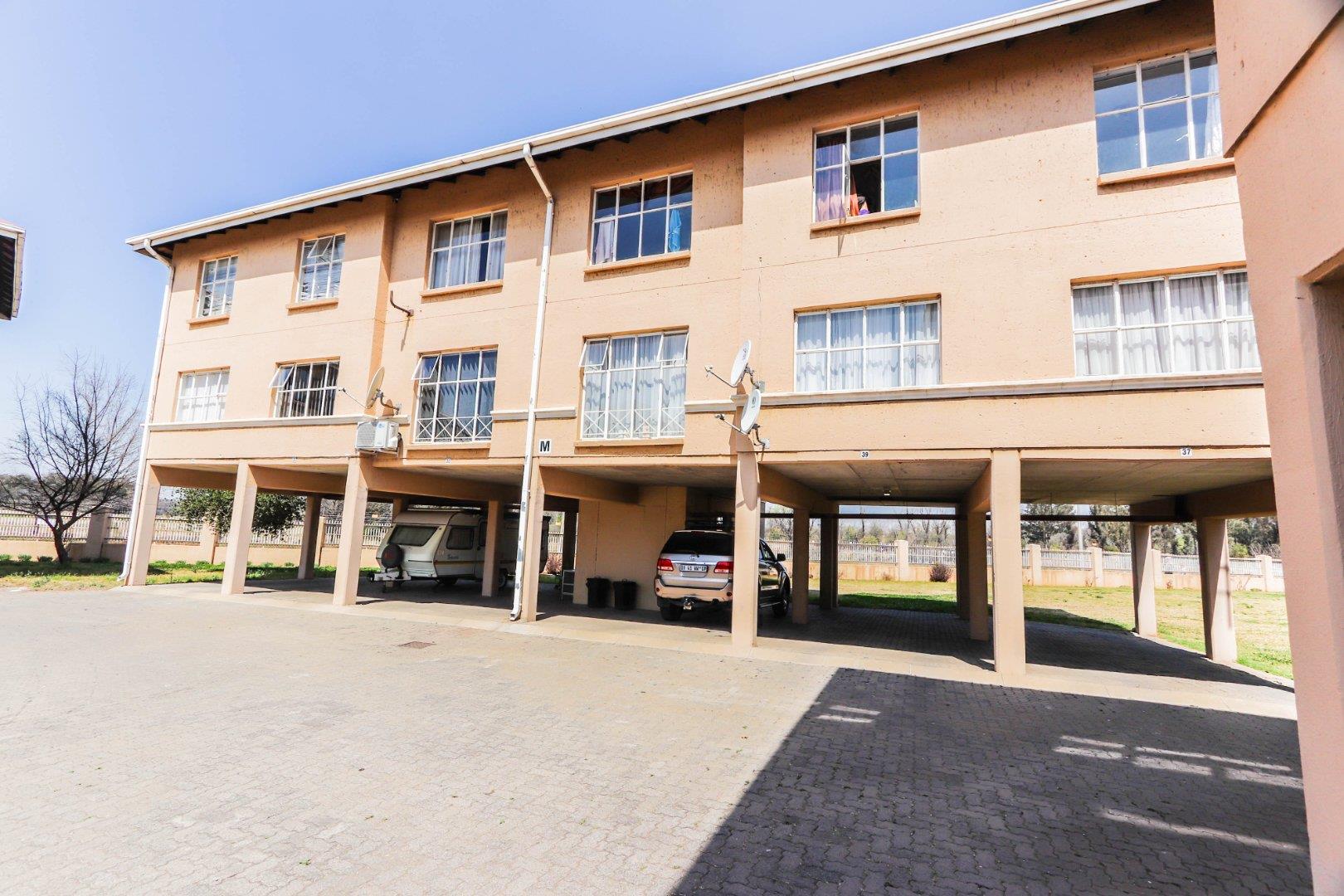 3 Bedroom Apartment / flat for sale in Three Rivers P24109100241