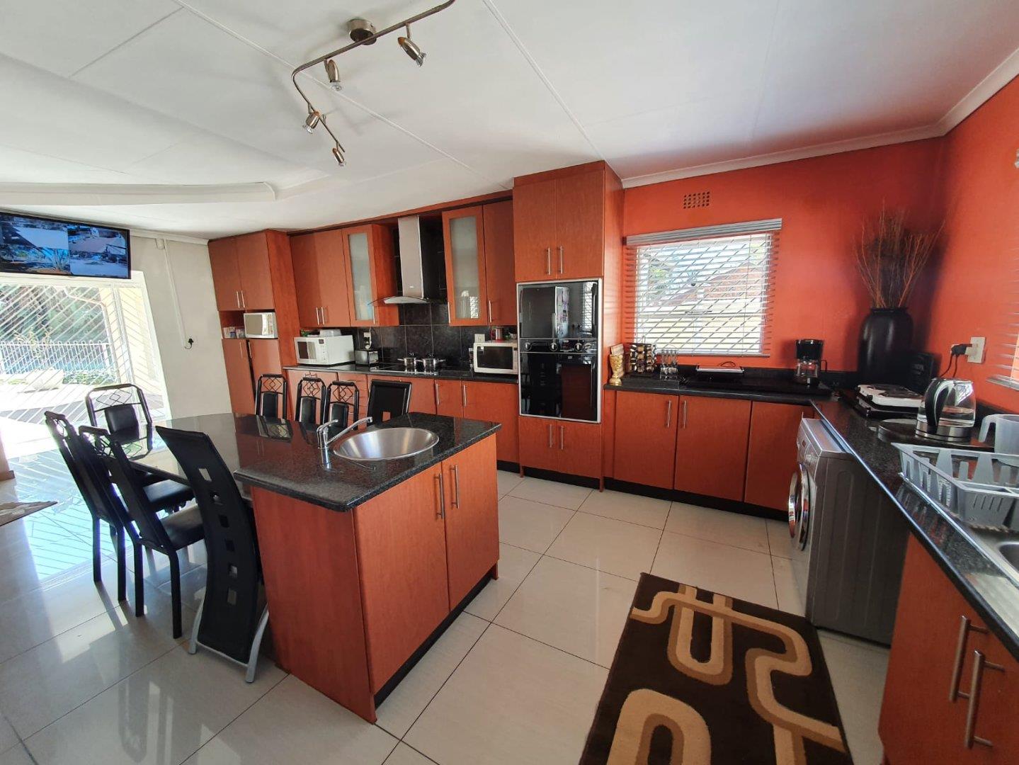 5 Bedroom House for sale in Buccleuch P24109101746