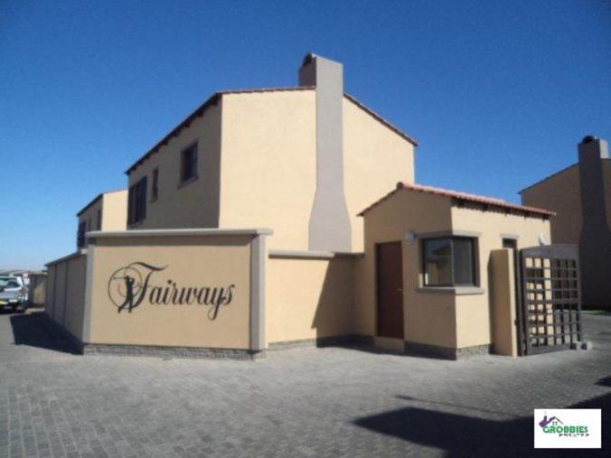 3 Bedroom Townhouse for sale in Fairways