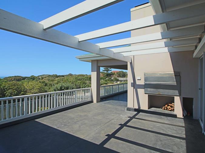 6 Bedroom House to Rent in Kenton On Sea