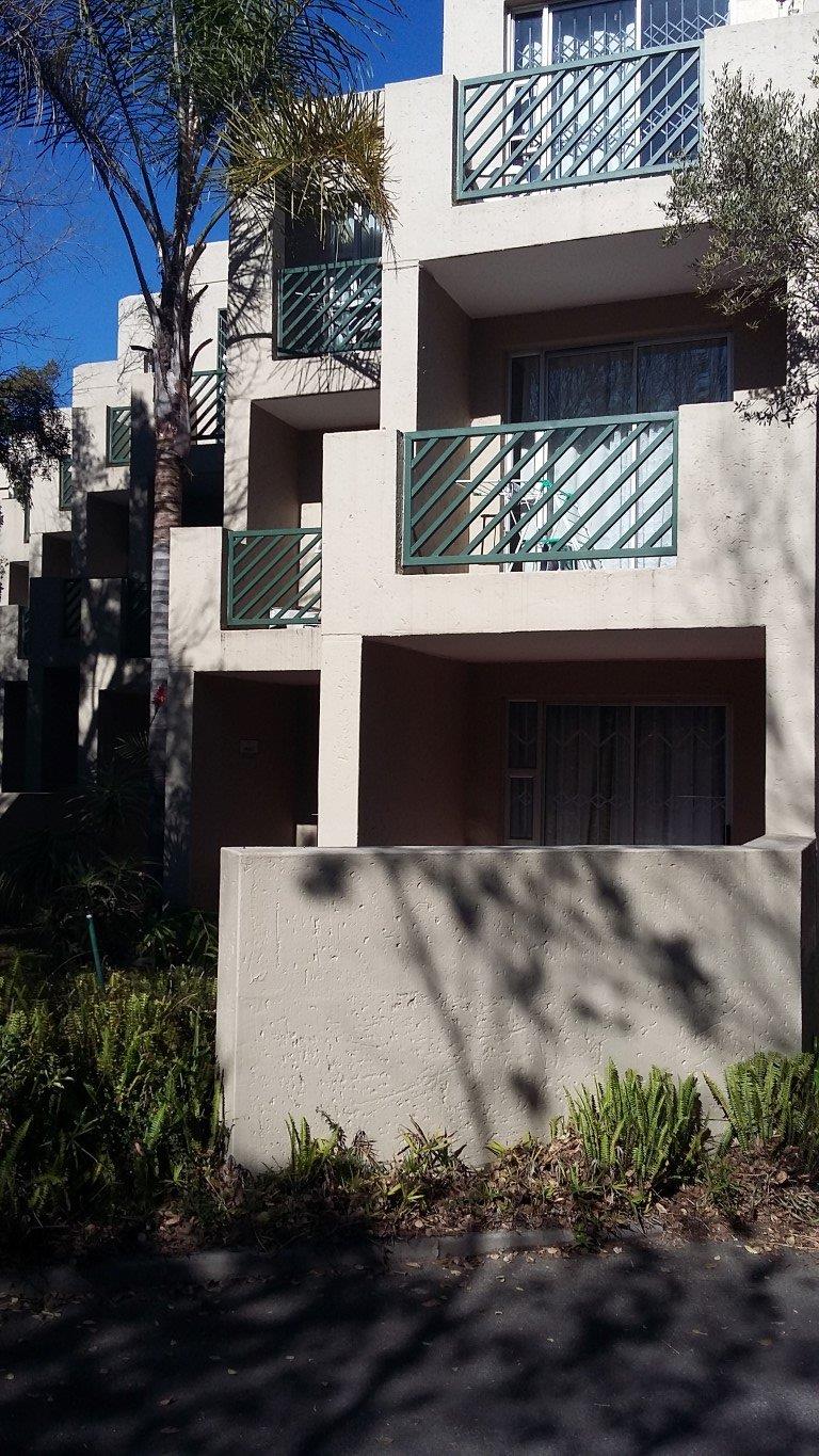 2 Bedroom Apartment / flat to rent in Bryanston Cedar Street P24