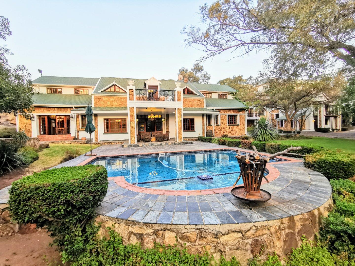 House for sale in Oakdene 33a Oak Avenue P24114224434