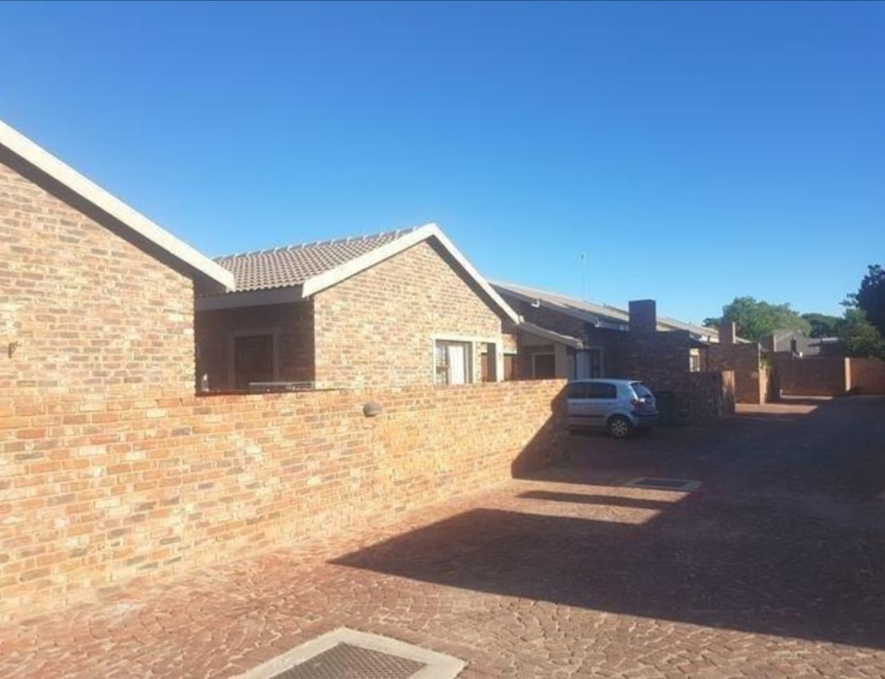 2 Bedroom Townhouse for sale in Potchefstroom Central P24113096164