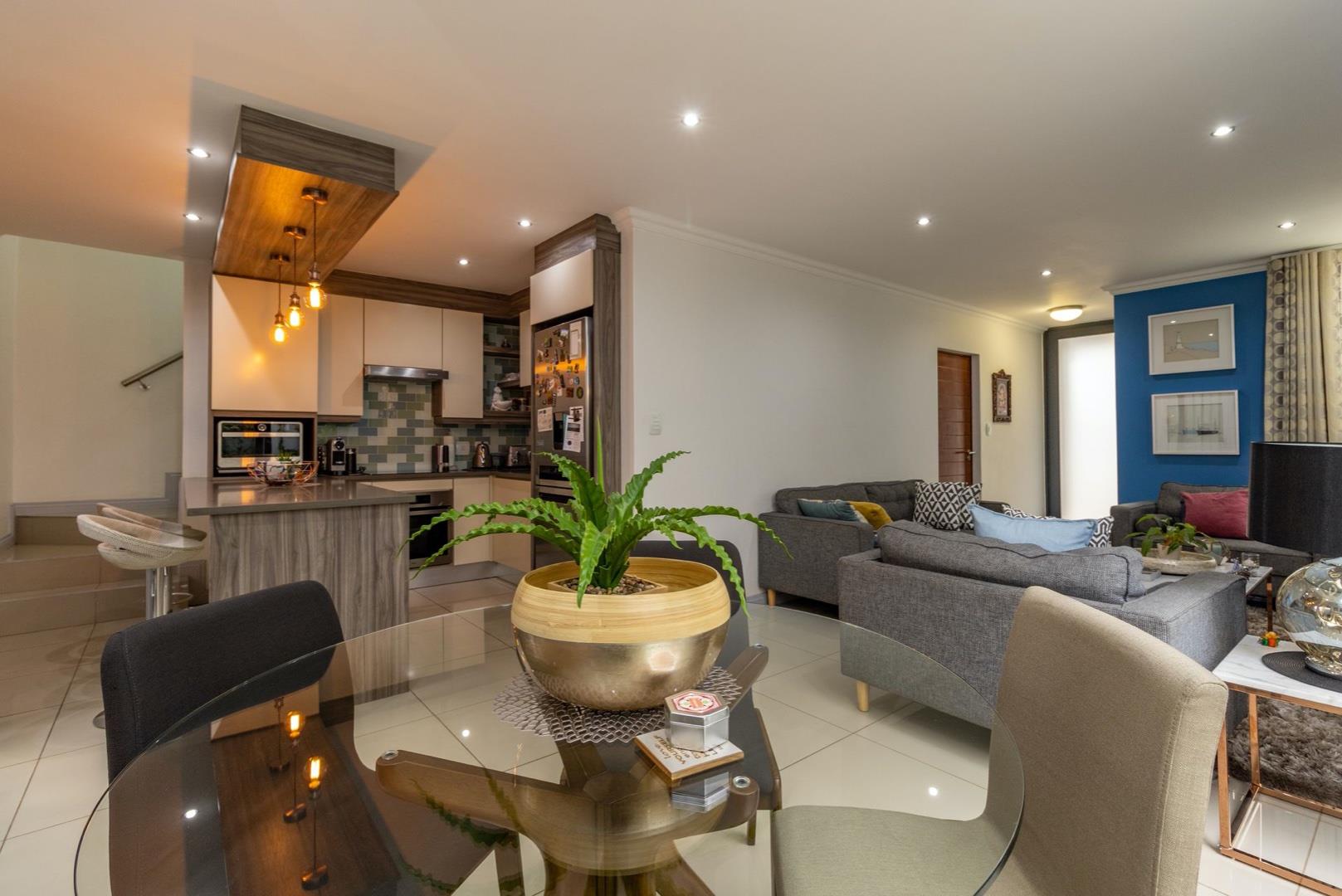 3 Bedroom Townhouse for sale in Menlo Park 2 Alpine Village, 267