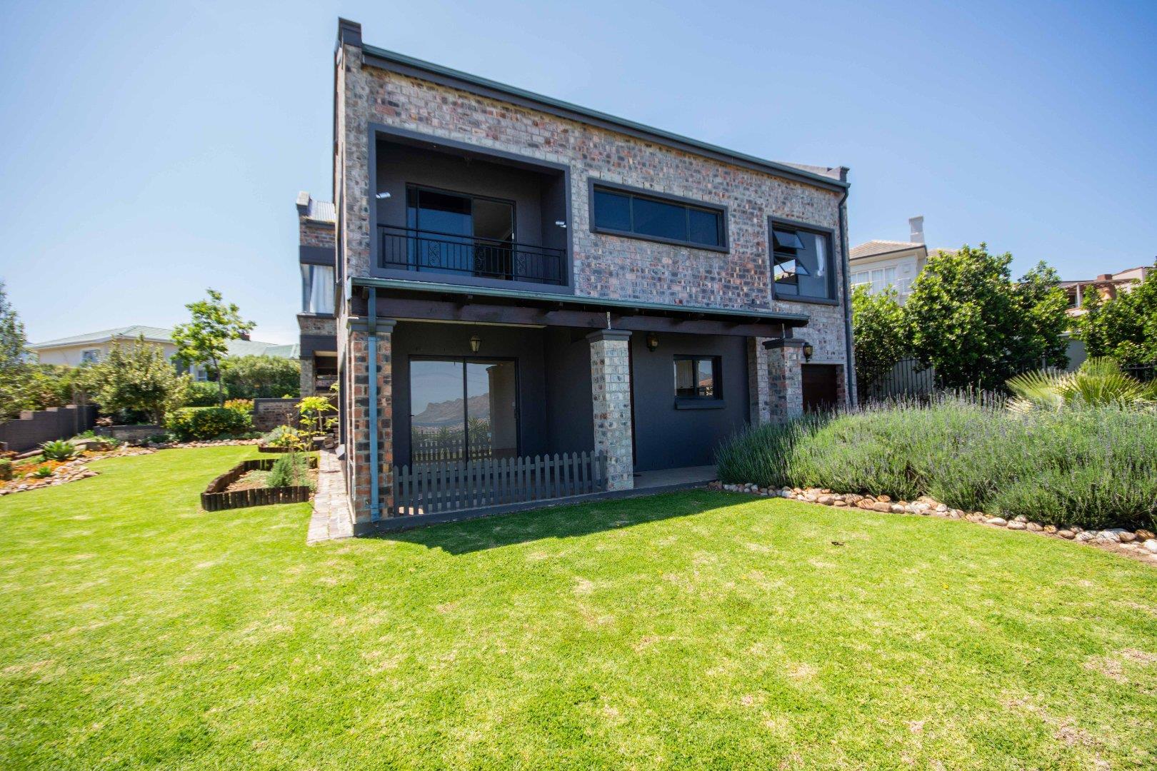 Helderberg Property Apartment / flat to rent in Helderberg