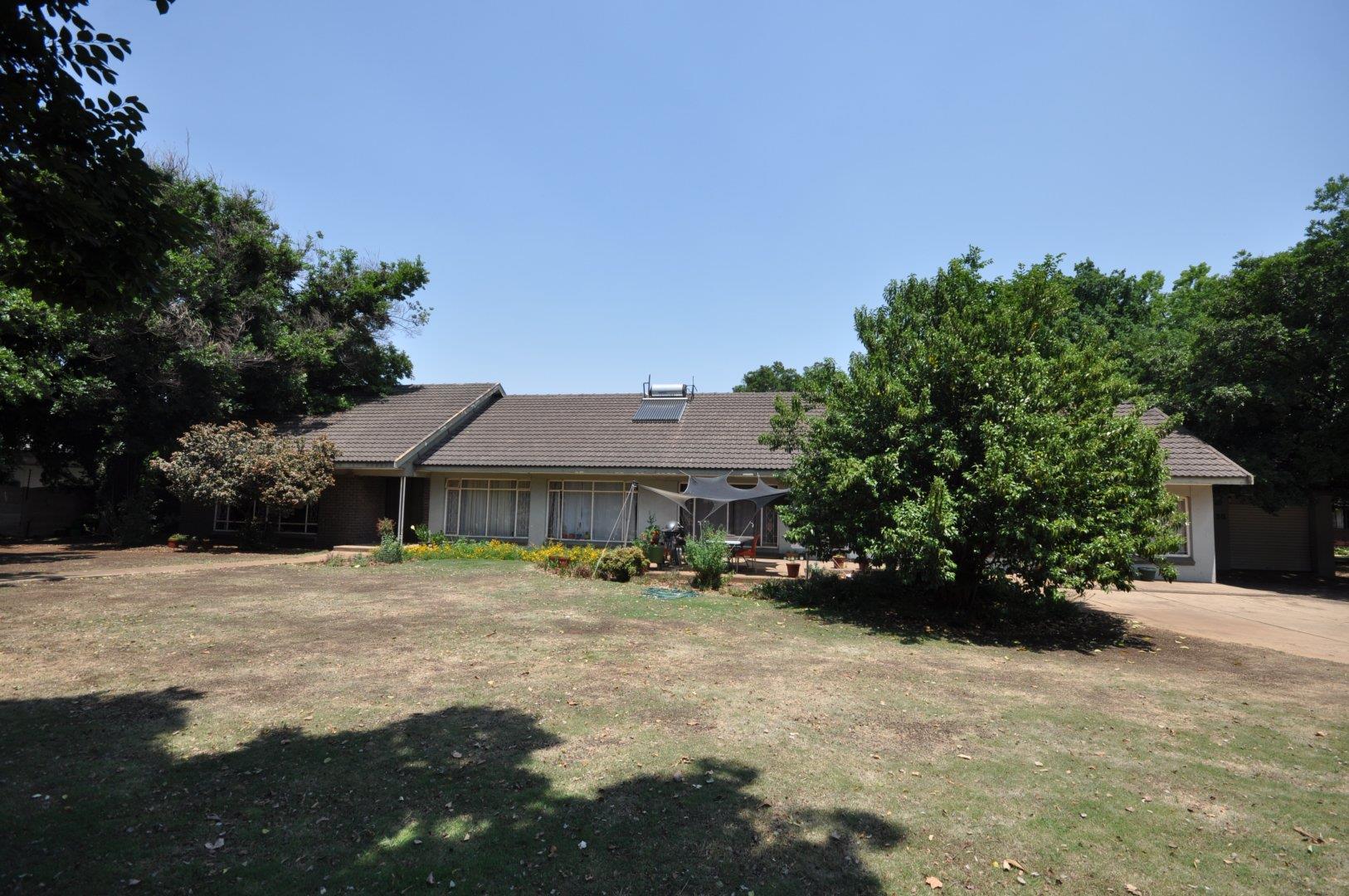 4 Bedroom House for sale in Duncanville P24109267482