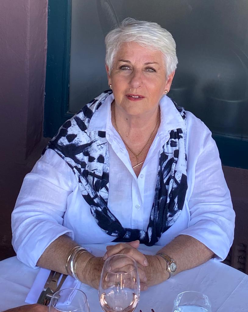 Agent profile for Sharon Ball