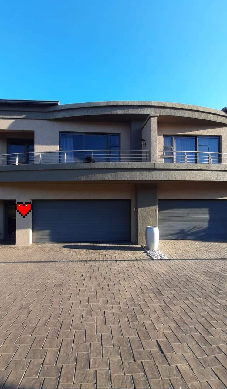 3 Bedroom House for sale in Emfuleni Golf Estate P24109355201
