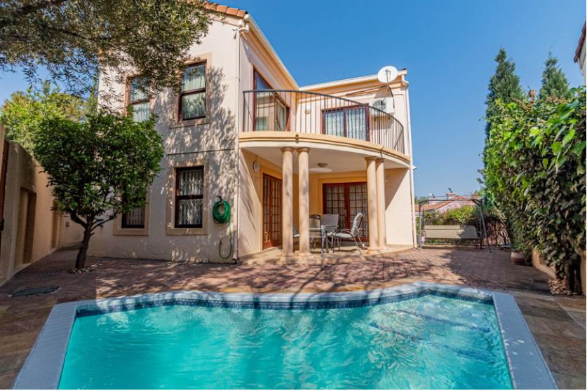 4 Bedroom House for sale in Lynnwood Glen P24109362940