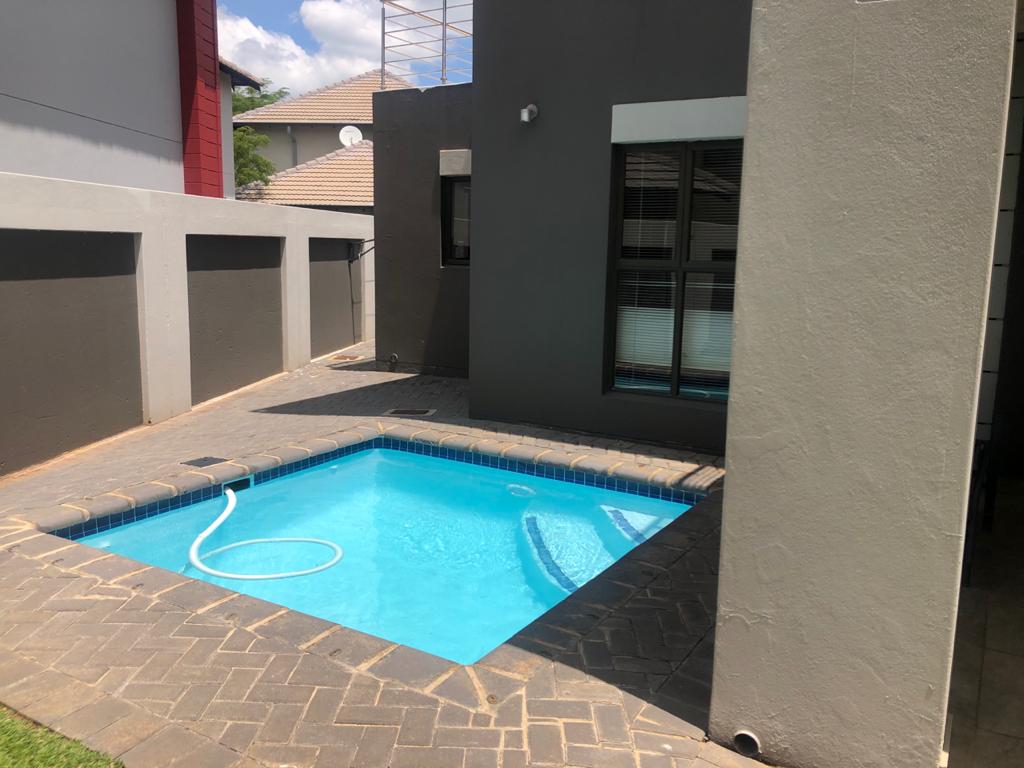 Silver Stream Estate Property Property and houses to rent in Silver