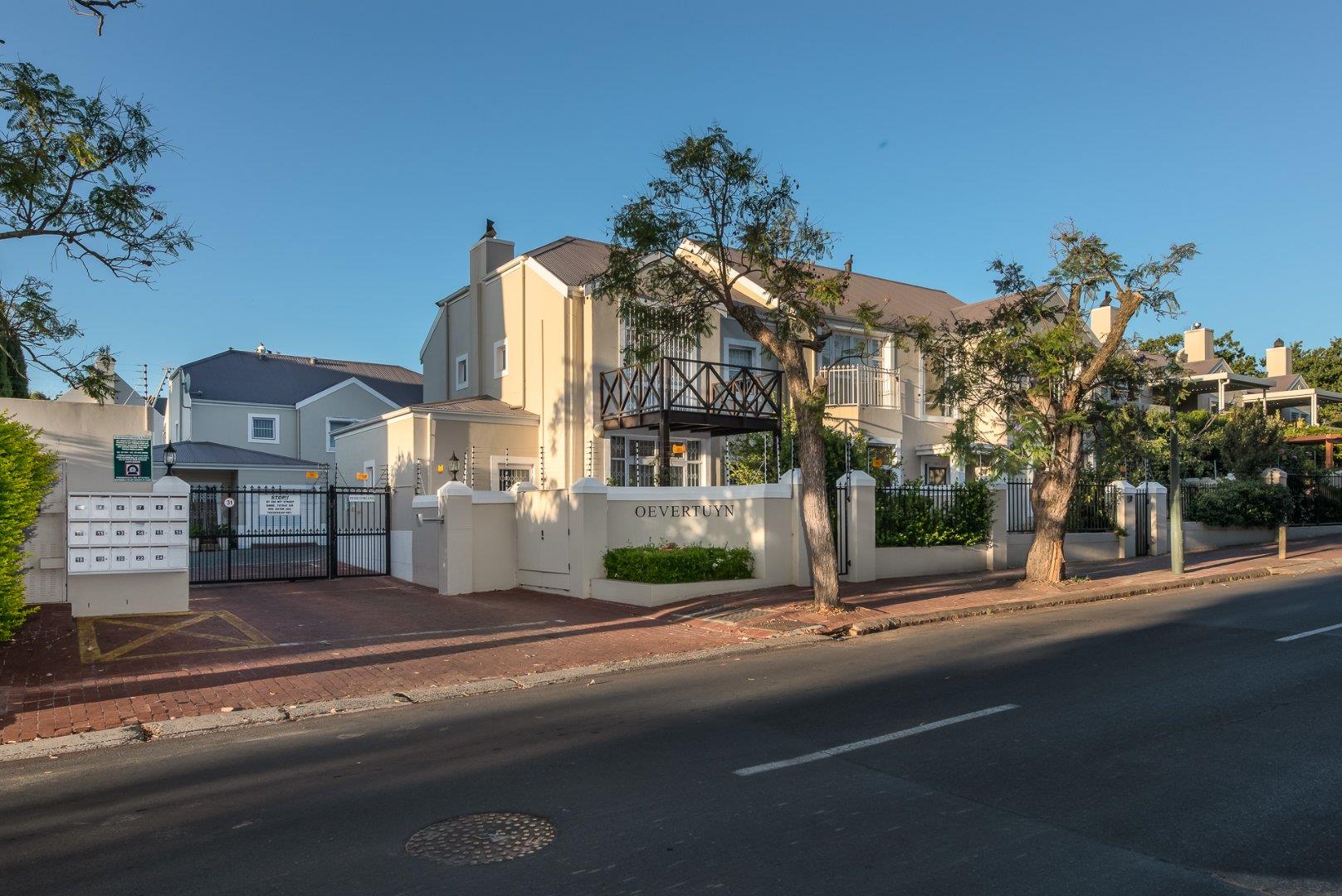 Stellenbosch Central Property Townhouses to rent in Stellenbosch