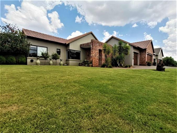 4 Bedroom House for sale in Woodland Hills Wildlife Estate