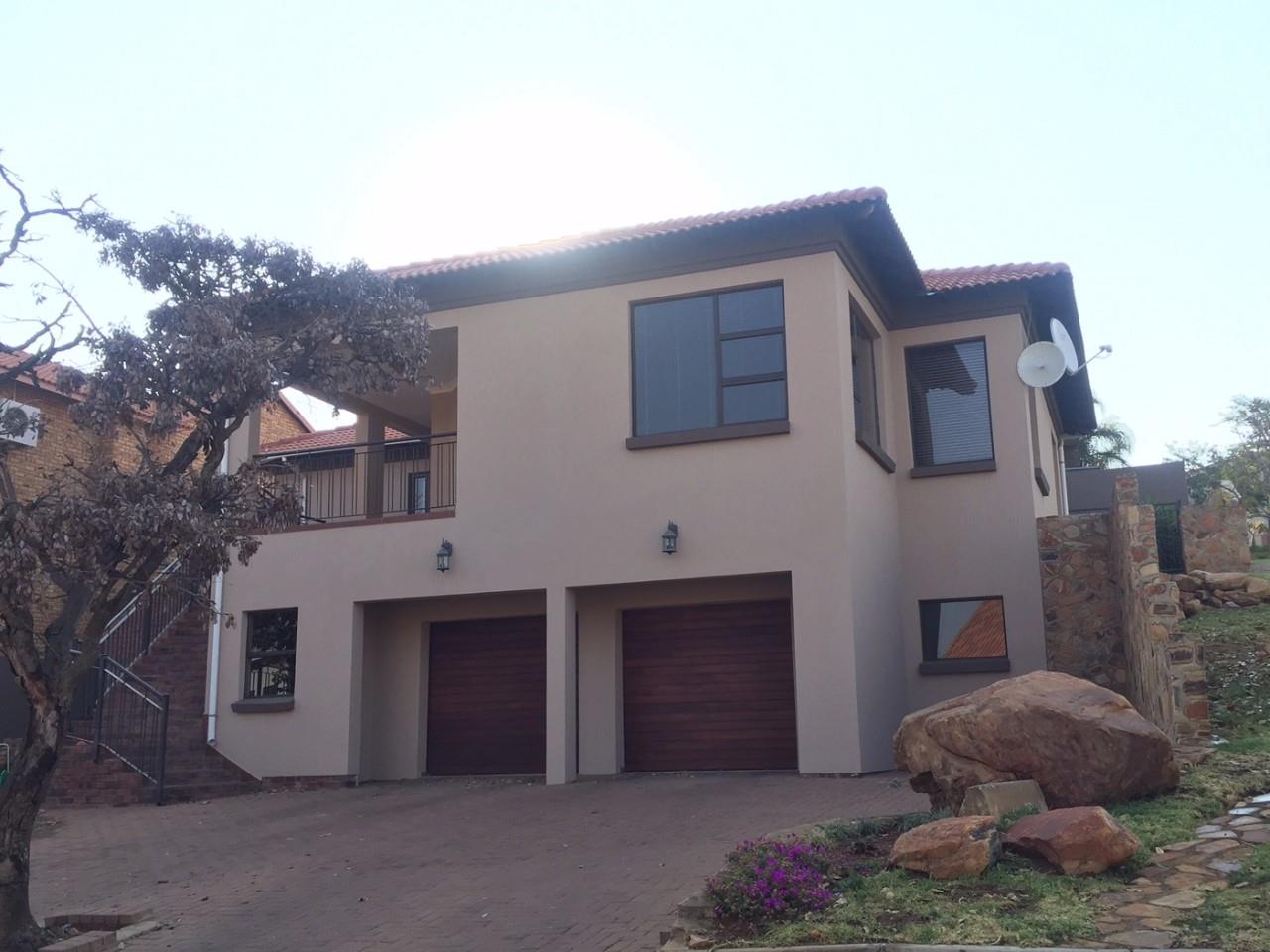 3 Bedroom House for sale in Cashan Rockcliff Estate, 2 Kransview