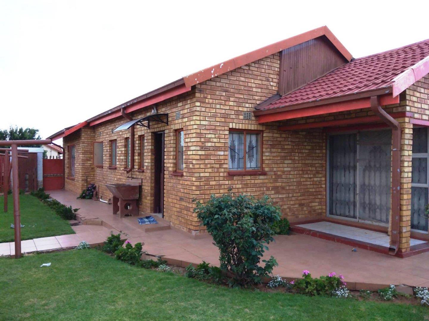 3 Bedroom House for sale in Beverley Hills P24112437505