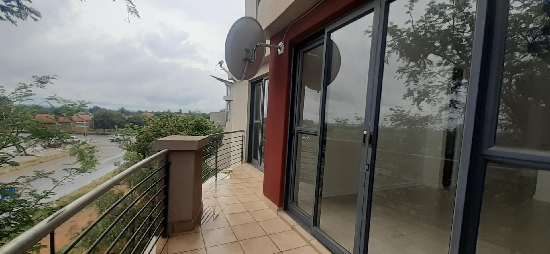 2 Bedroom Apartment / flat for sale in Rooihuiskraal North 40 Aleppo