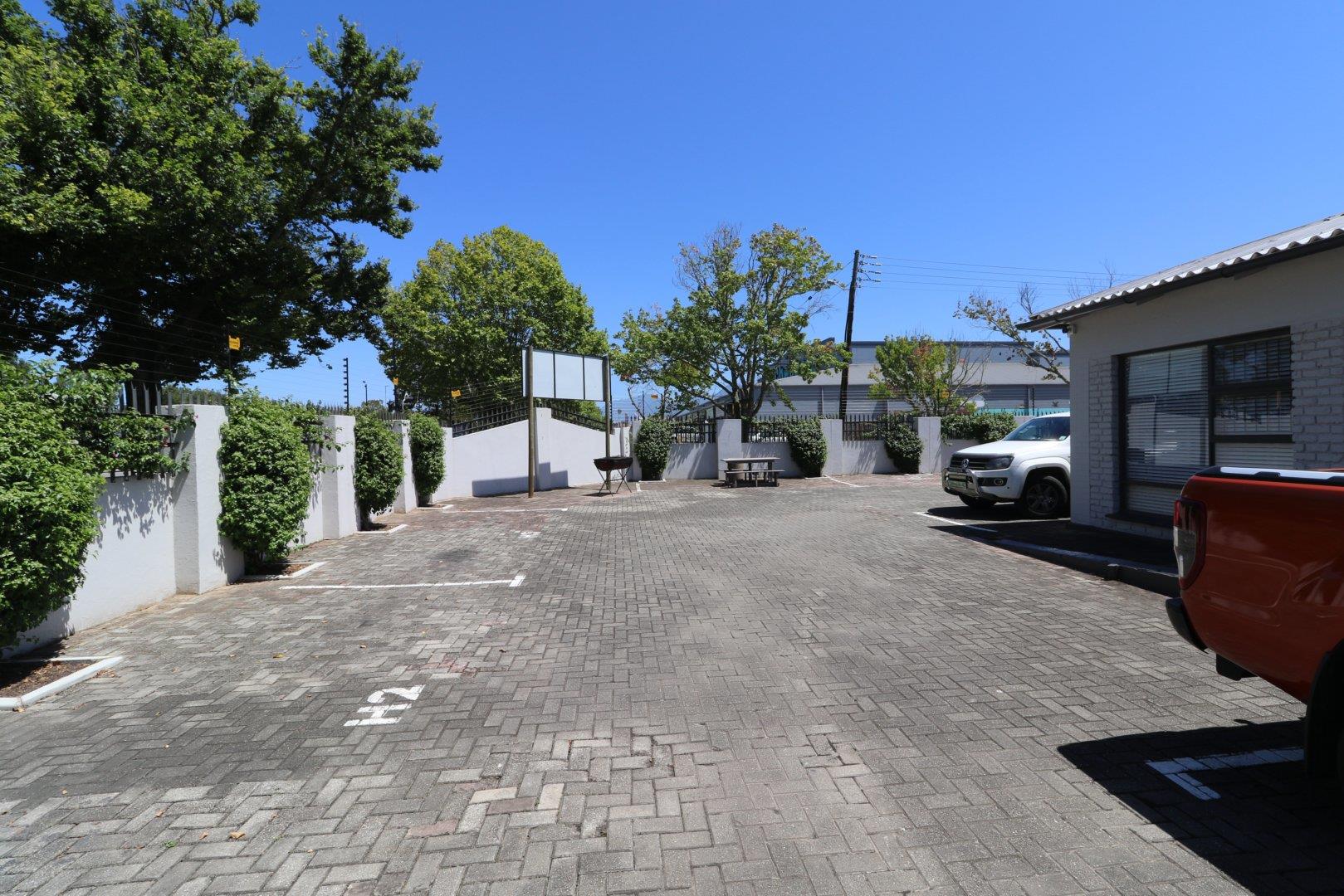 East Property Apartments / flats to rent in East