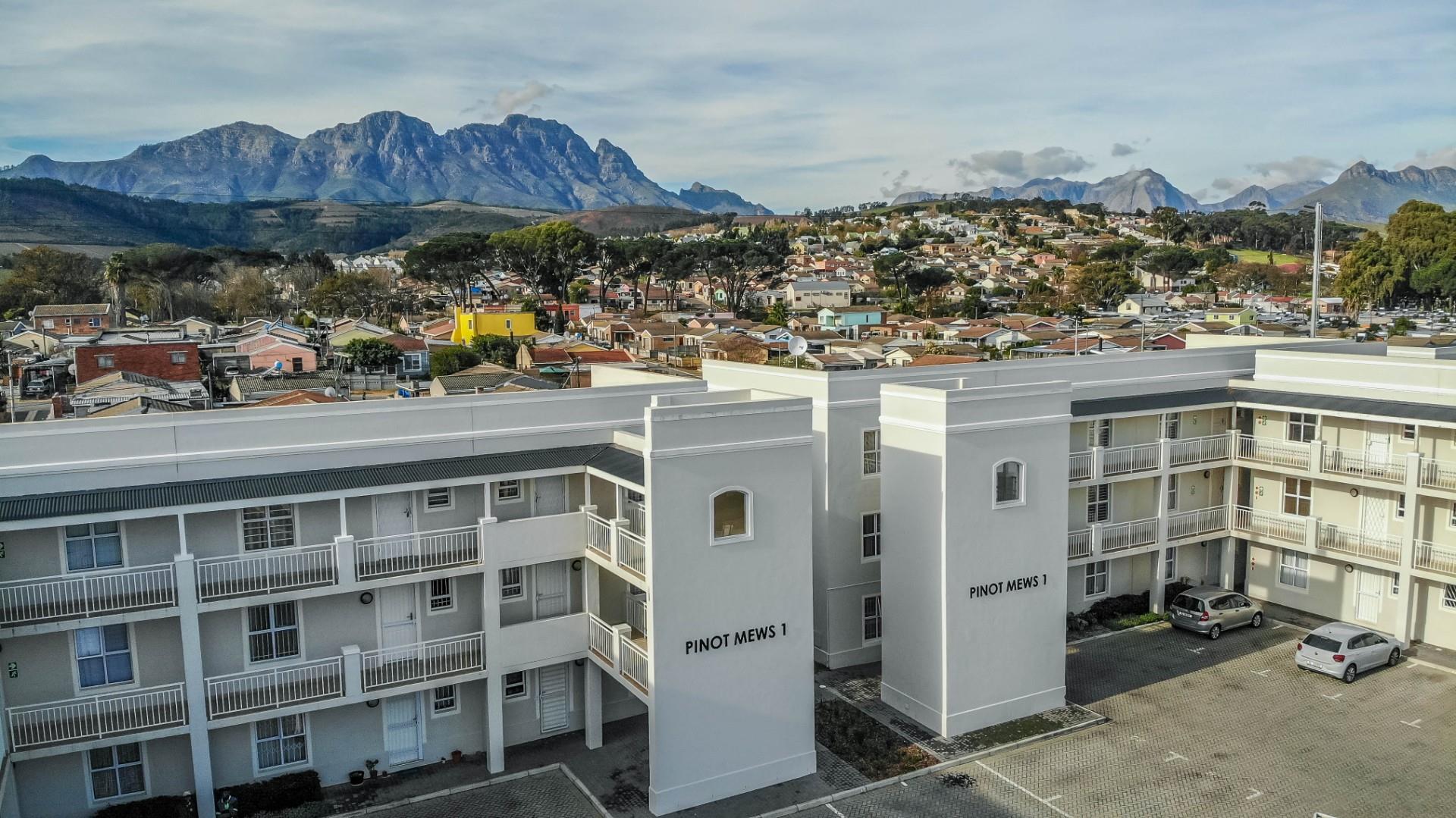 2 Bedroom Apartment / flat for sale in Stellenbosch Central 29
