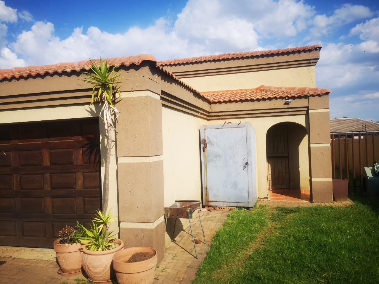 3 Bedroom House for sale in Reyno Ridge P24109725696