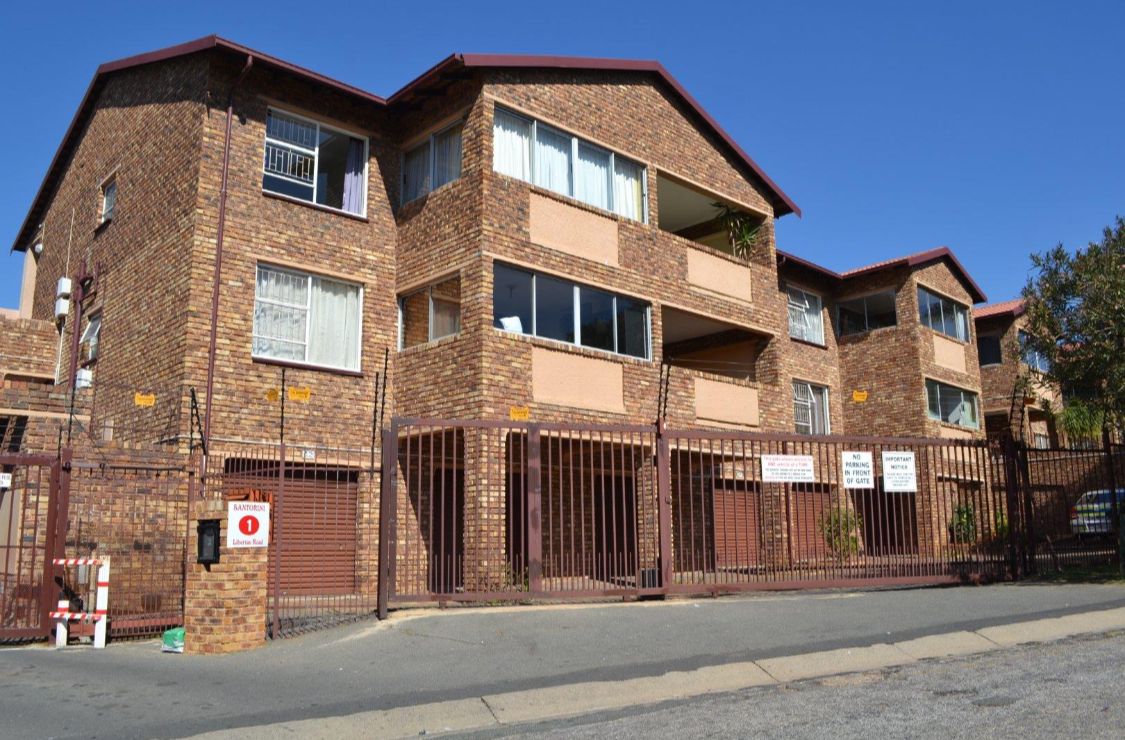 2 Bedroom Apartment / flat for sale in Northcliff P24113819439