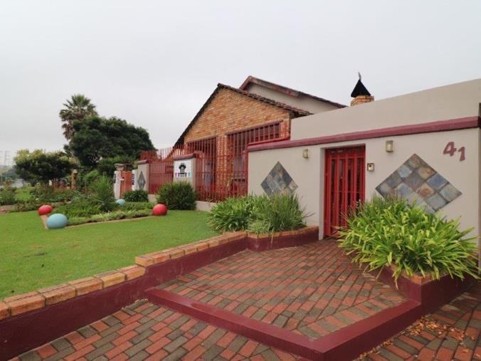 5 Bedroom House for sale in Klopperpark