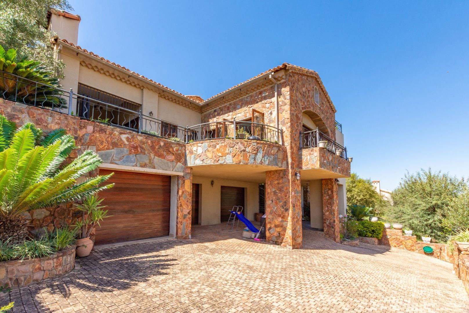 3 Bedroom House for sale in Estate D' Afrique 18 Lower Promenade