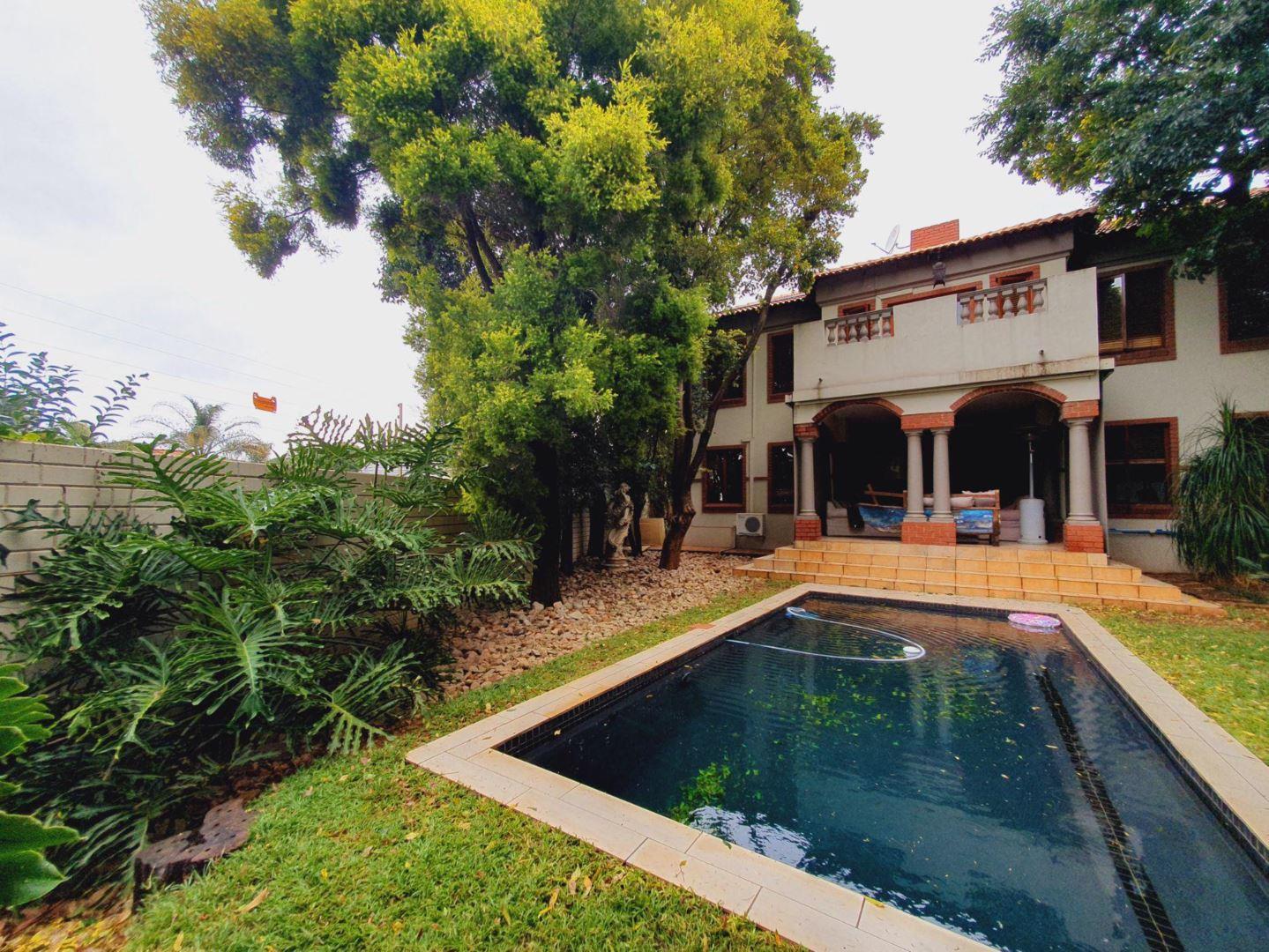 4 Bedroom House for sale in Midstream Estate P24111829454