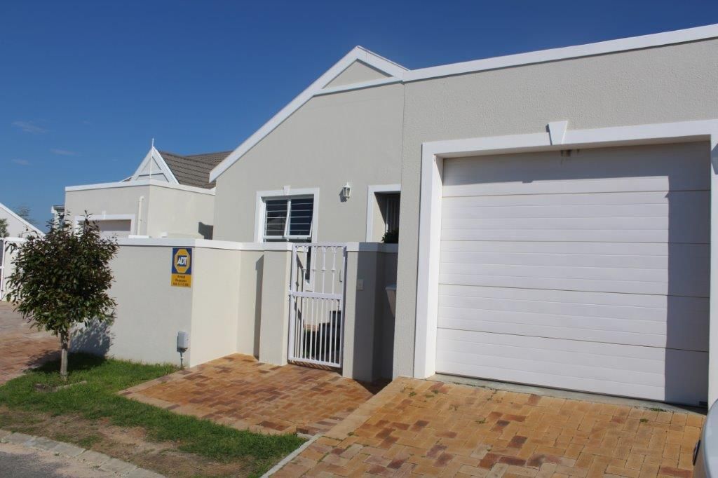 Pinehurst Property Property and houses to rent in Pinehurst