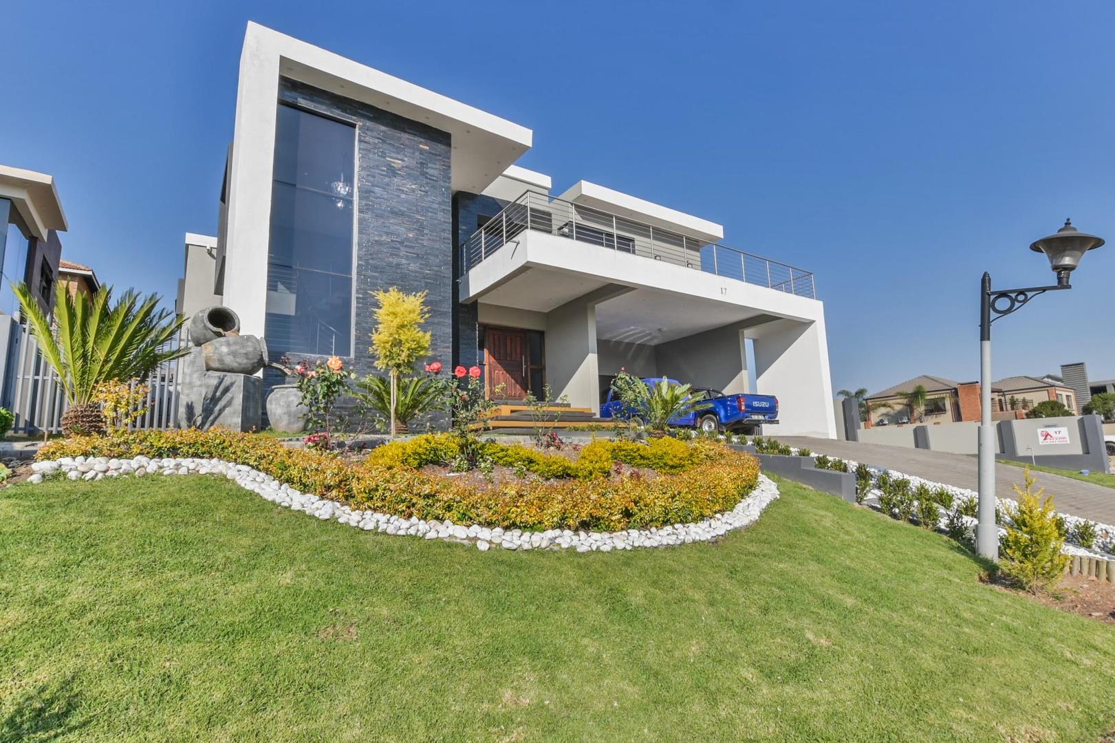 4 Bedroom House for sale in Roberts Estate P24113430569