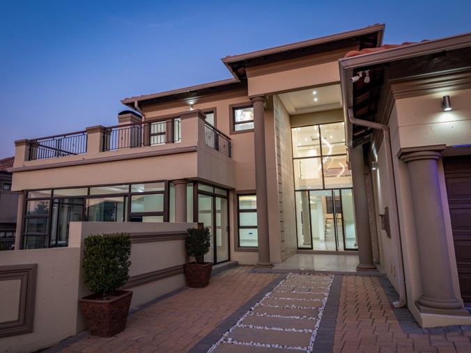 4 Bedroom House for Sale in Blue Valley Golf Estate