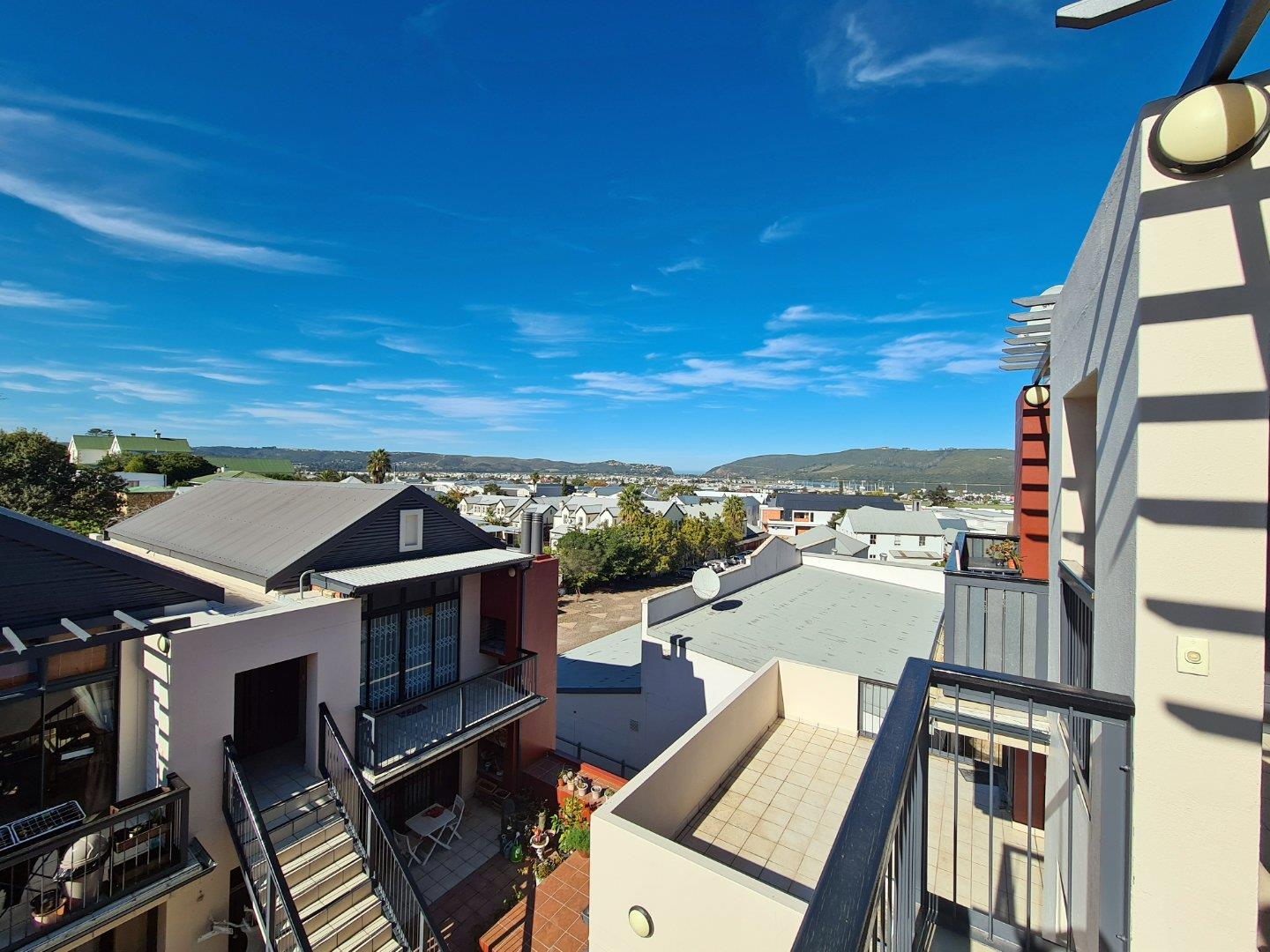 2 Bedroom Apartment / flat for sale in Knysna Central P24113538304