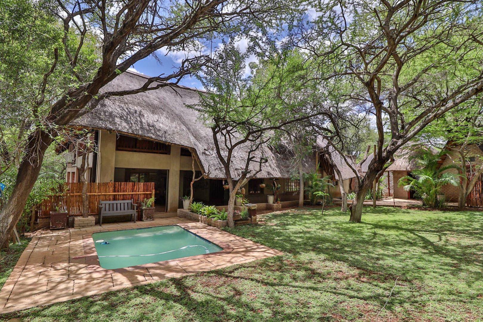 5 Bedroom House for sale in Marloth Park 224225 Mispel Street P24