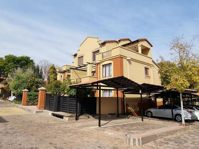 2 Bedroom Apartment / Flat to Rent in Douglasdale