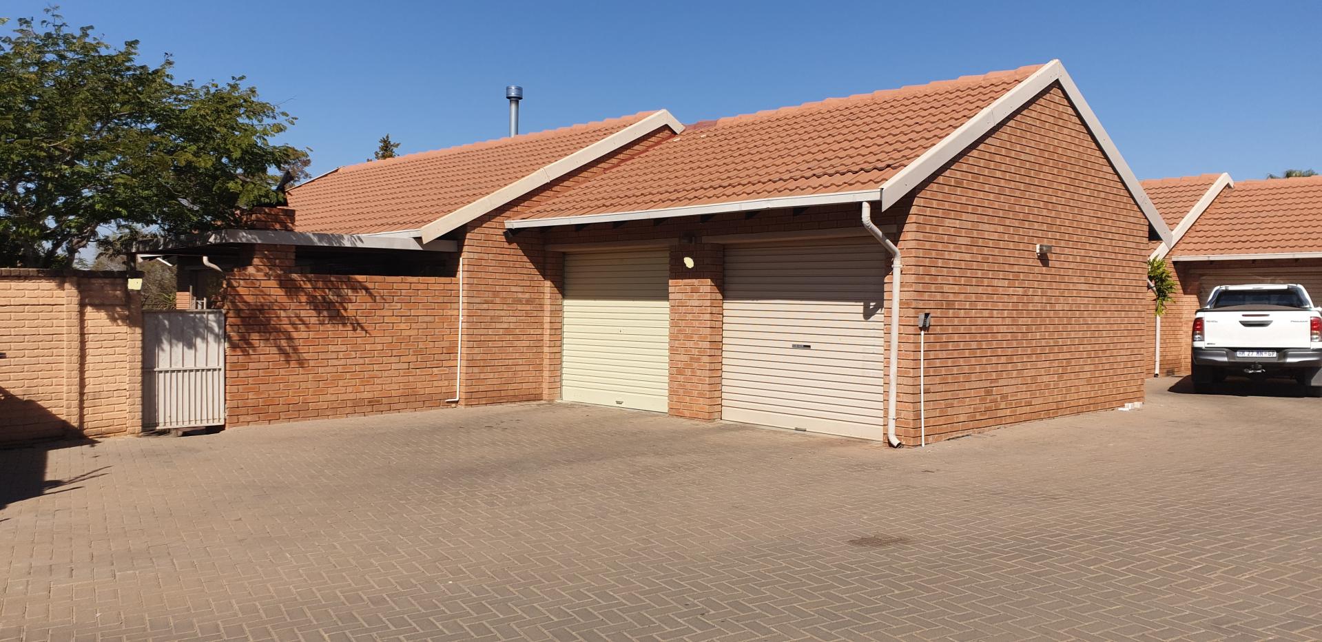 2 Bedroom Townhouse to rent in Willow Park Manor P24114469550