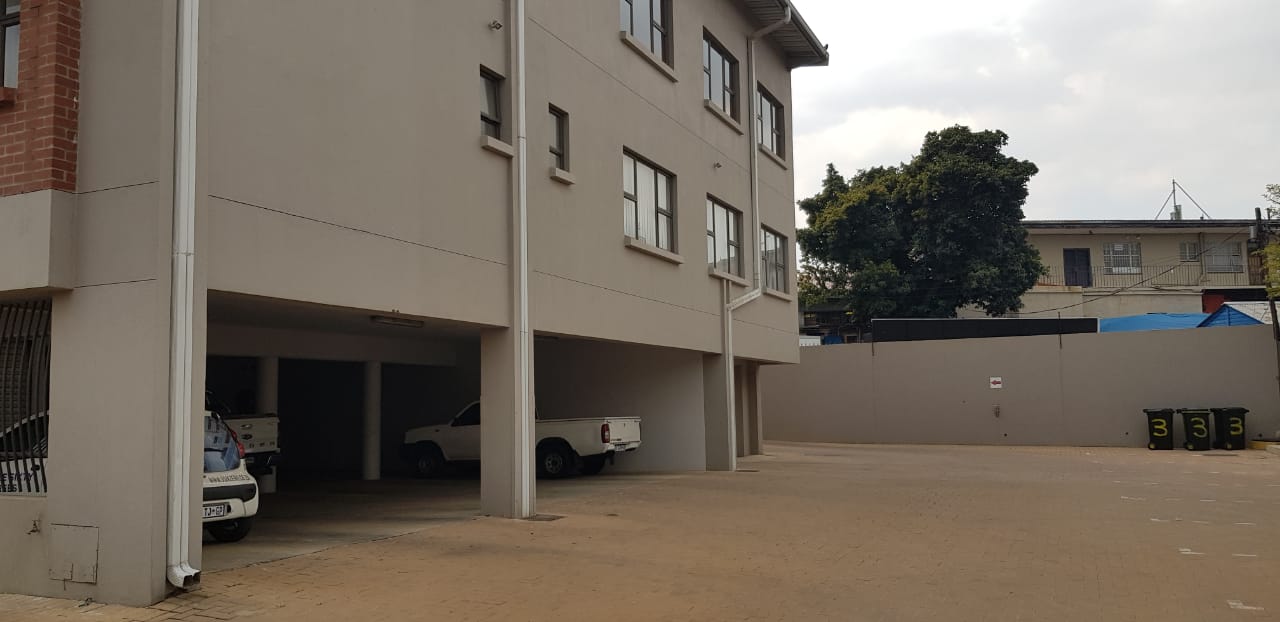 Commercial property to rent in Dunvegan P24110209682