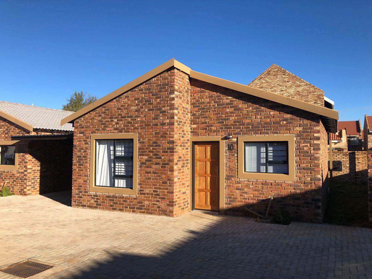 2 Bedroom Townhouse for sale in Baillie Park P24109953905