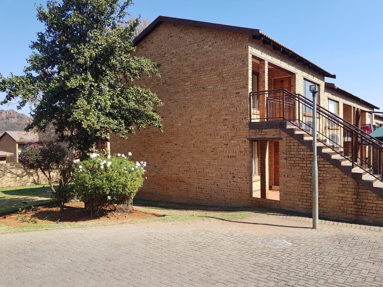 2 Bedroom Apartment / flat to rent in Meredale Meredale Heights, 39