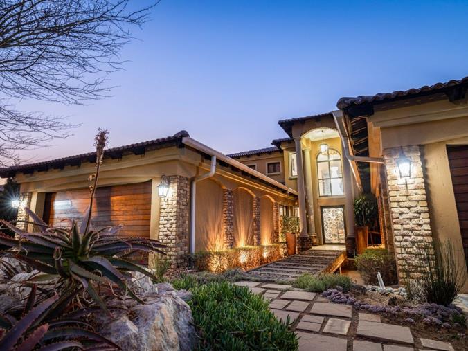 5 Bedroom House for Sale in Blue Valley Golf Estate