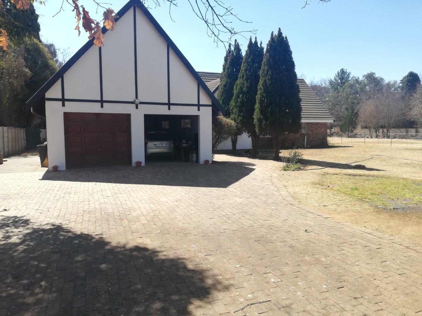 4 Bedroom House for sale in Henley On Klip P24110333419