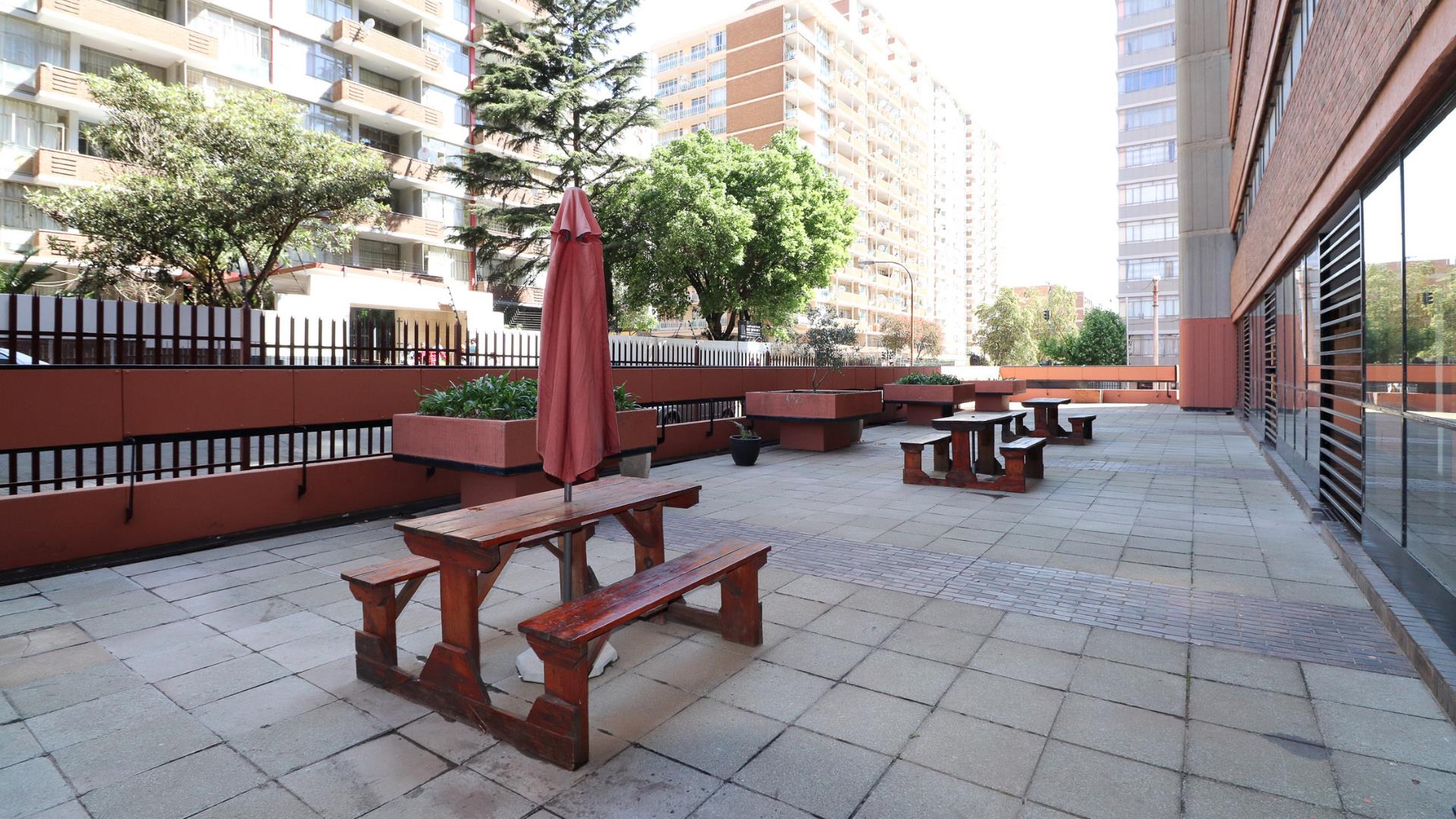 0.5 Bedroom Apartment / flat to rent in Berea 39 Alexandra Street