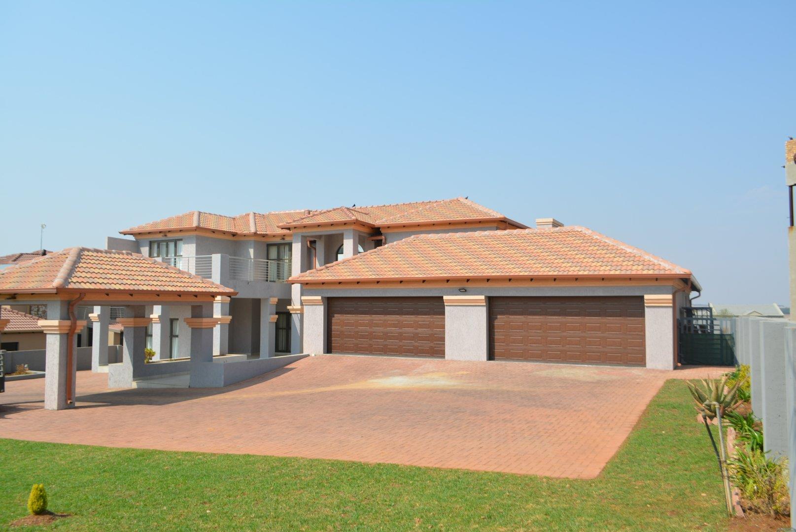 Aquavista Mountain Estate Property Property and houses for sale in