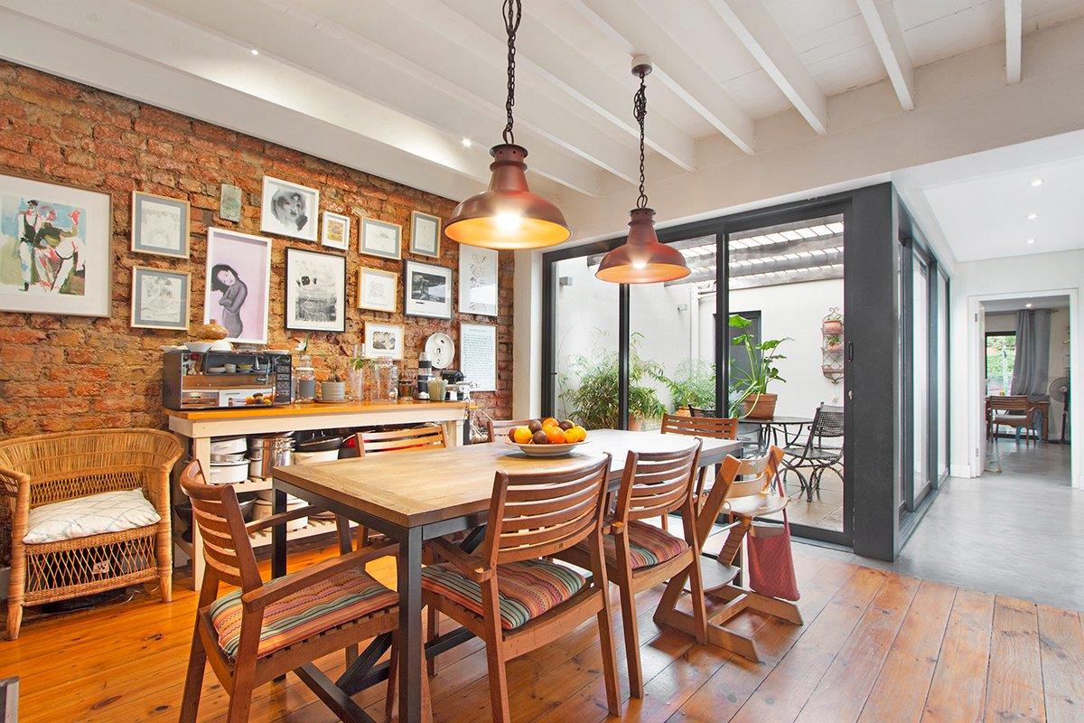 2 Bedroom House for sale in Zonnebloem 26 Blinde Street P24113494441